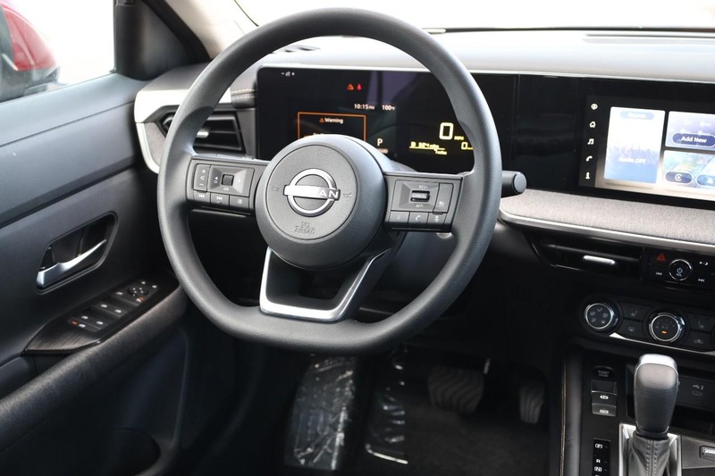 Nissan Kicks Vehicle Image 26