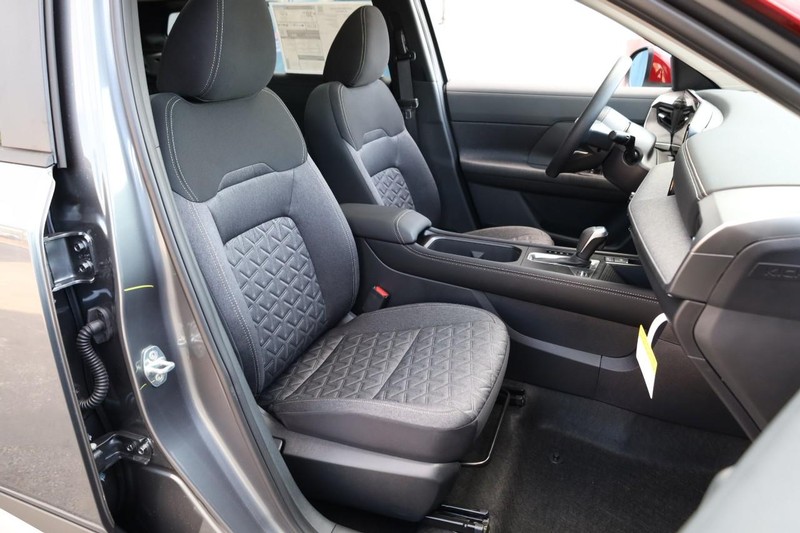 Nissan Kicks Vehicle Image 27