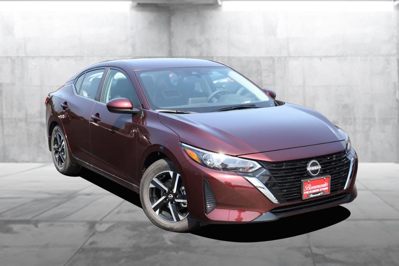 Nissan Sentra Vehicle Image 02