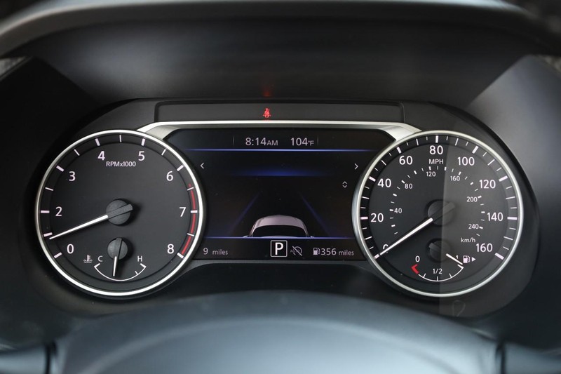 Nissan Sentra Vehicle Image 10