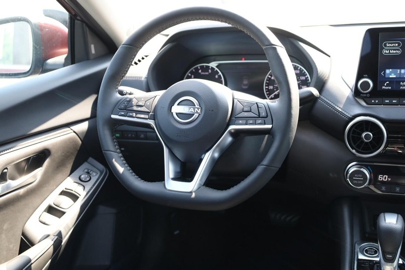 Nissan Sentra Vehicle Image 23