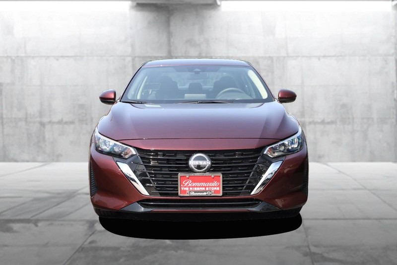 Nissan Sentra Vehicle Image 04