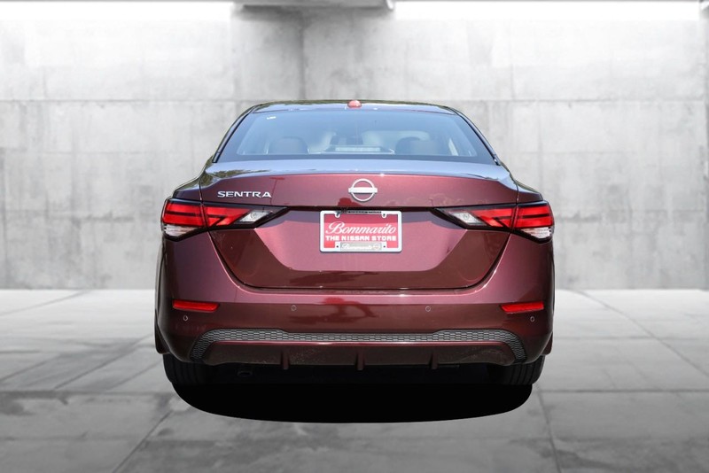 Nissan Sentra Vehicle Image 06