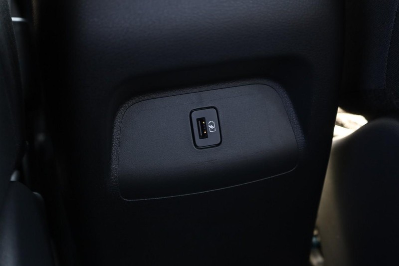 Nissan Sentra Vehicle Image 21