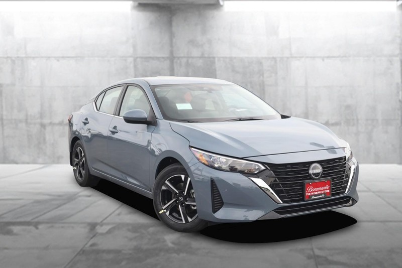 Nissan Sentra Vehicle Image 02