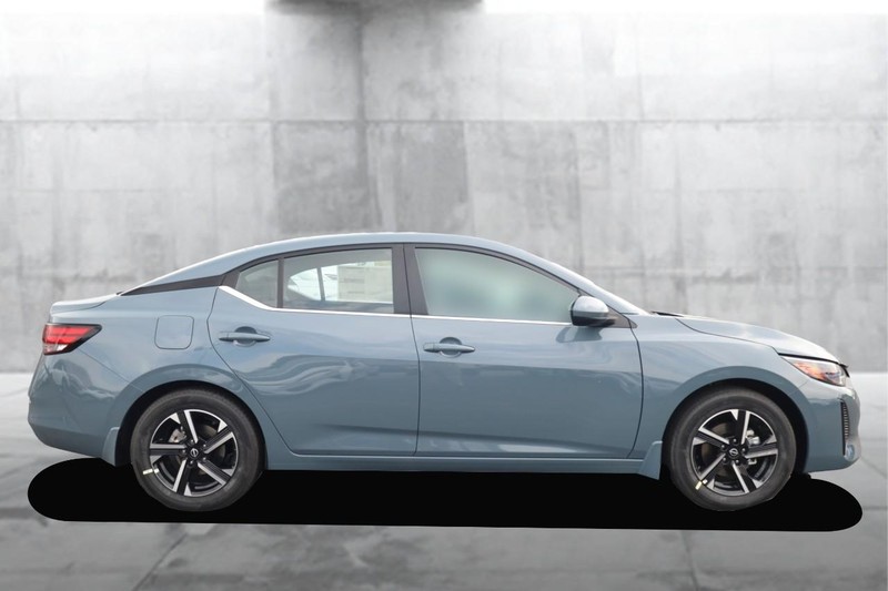 Nissan Sentra Vehicle Image 05