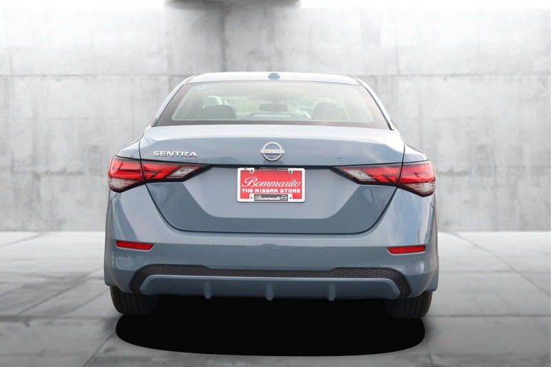 Nissan Sentra Vehicle Image 06