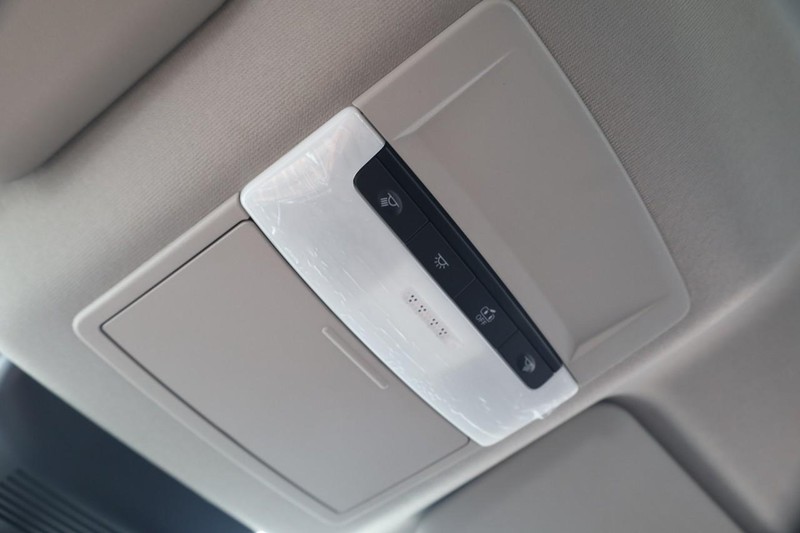 Nissan Sentra Vehicle Image 17