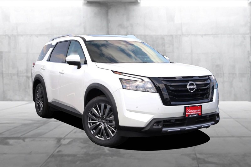 Nissan Pathfinder Vehicle Image 02