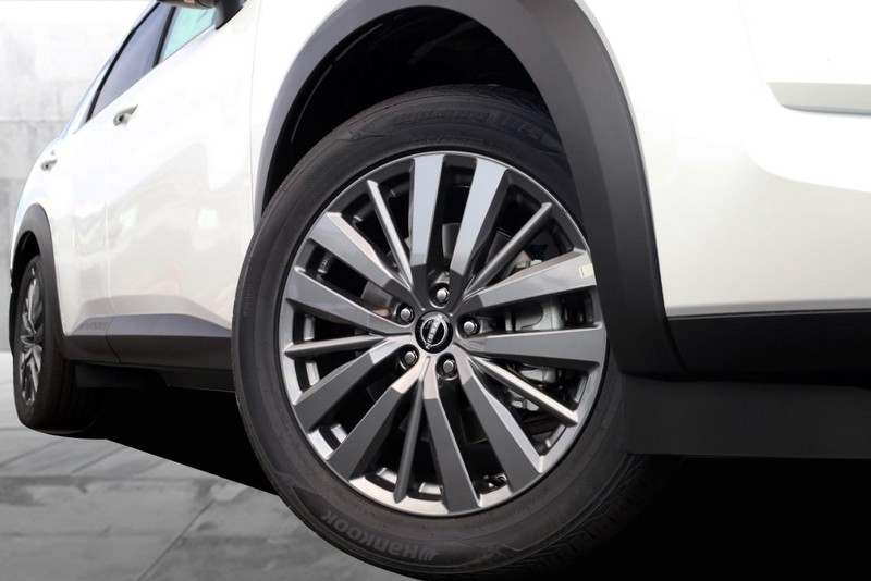 Nissan Pathfinder Vehicle Image 03
