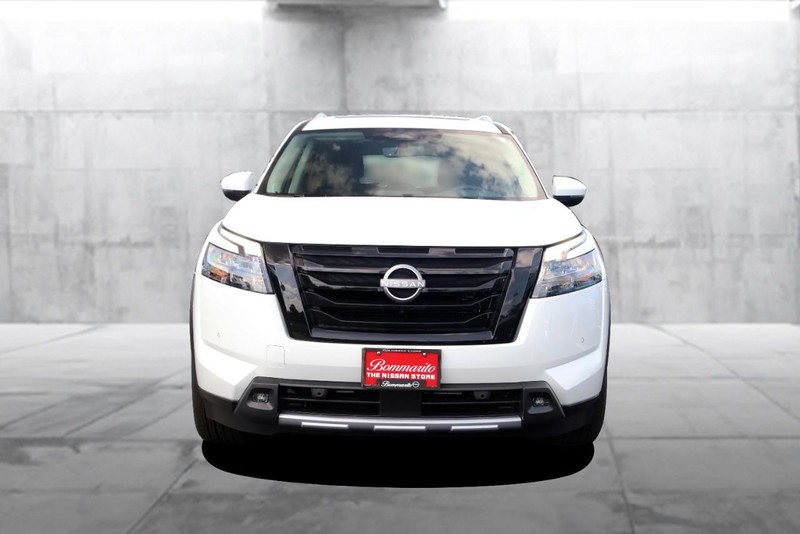 Nissan Pathfinder Vehicle Image 04