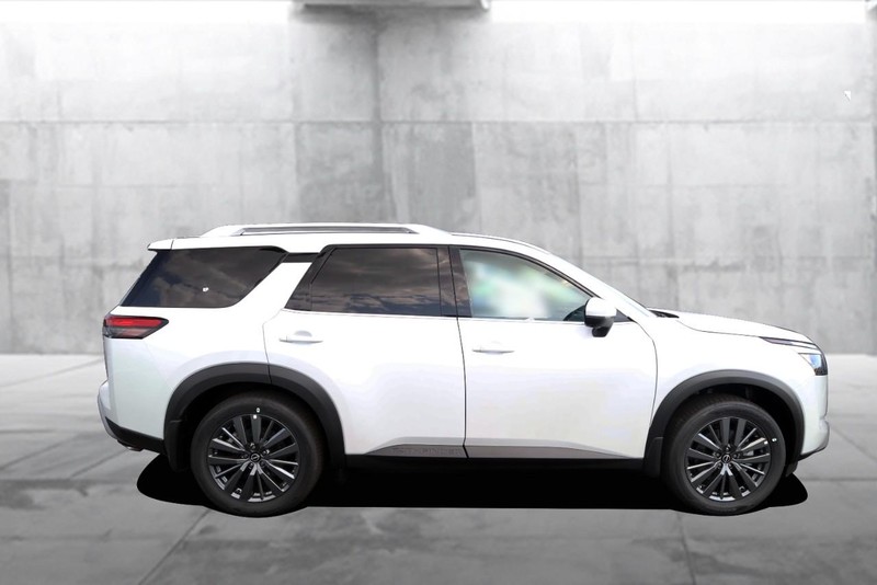 Nissan Pathfinder Vehicle Image 05