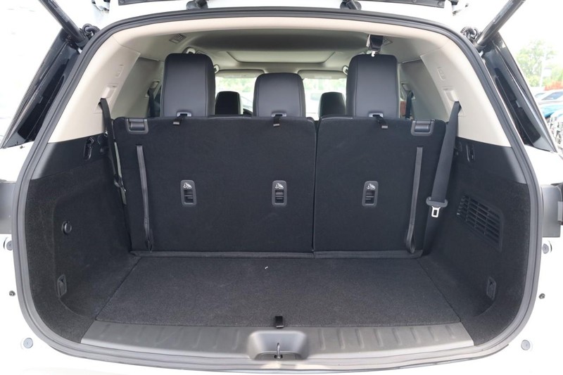 Nissan Pathfinder Vehicle Image 07