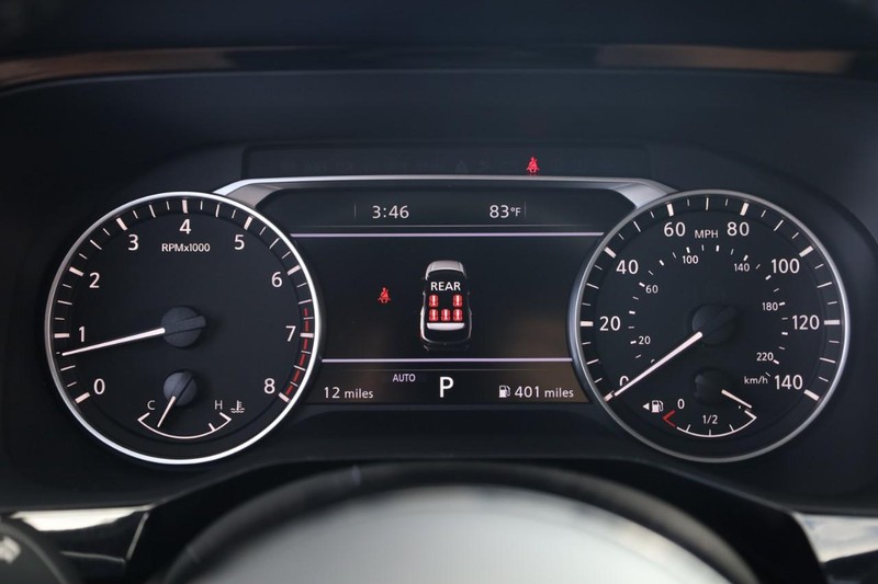 Nissan Pathfinder Vehicle Image 14
