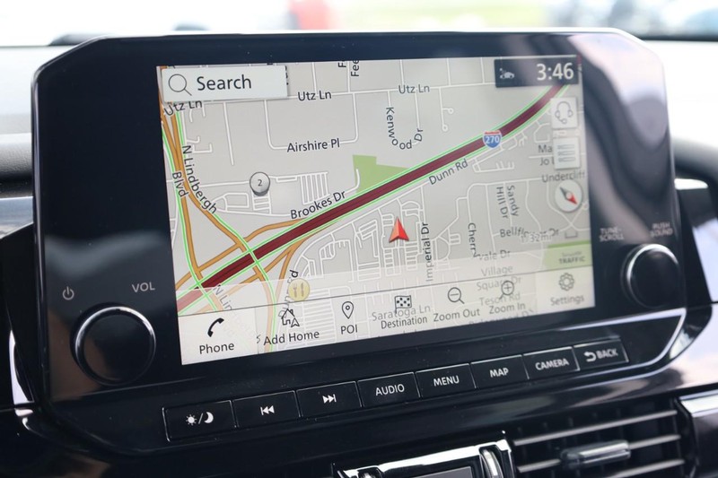 Nissan Pathfinder Vehicle Image 16