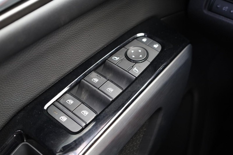 Nissan Pathfinder Vehicle Image 22