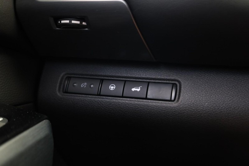 Nissan Pathfinder Vehicle Image 23