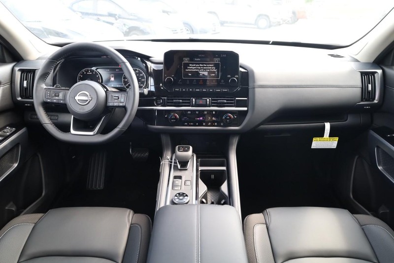 Nissan Pathfinder Vehicle Image 27