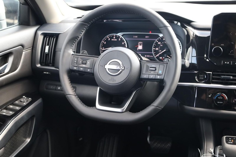 Nissan Pathfinder Vehicle Image 28