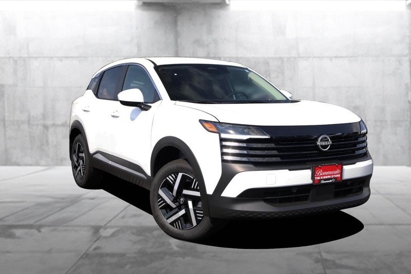 Nissan Kicks Vehicle Image 02