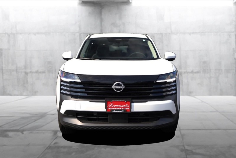 Nissan Kicks Vehicle Image 04
