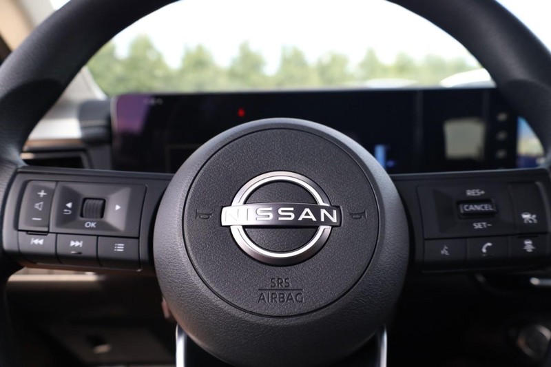 Nissan Kicks Vehicle Image 09