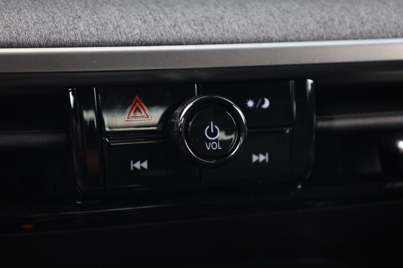 Nissan Kicks Vehicle Image 13