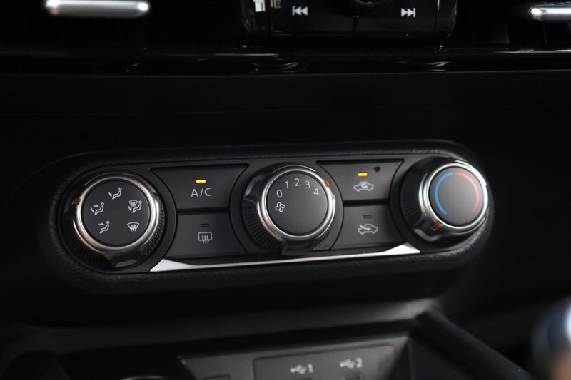 Nissan Kicks Vehicle Image 14