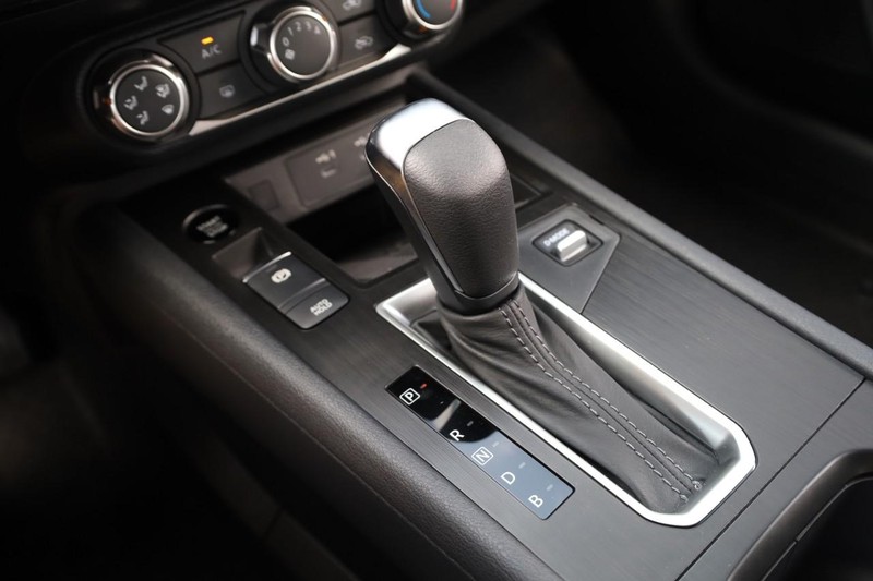 Nissan Kicks Vehicle Image 16