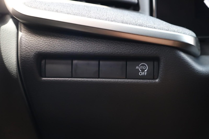 Nissan Kicks Vehicle Image 19