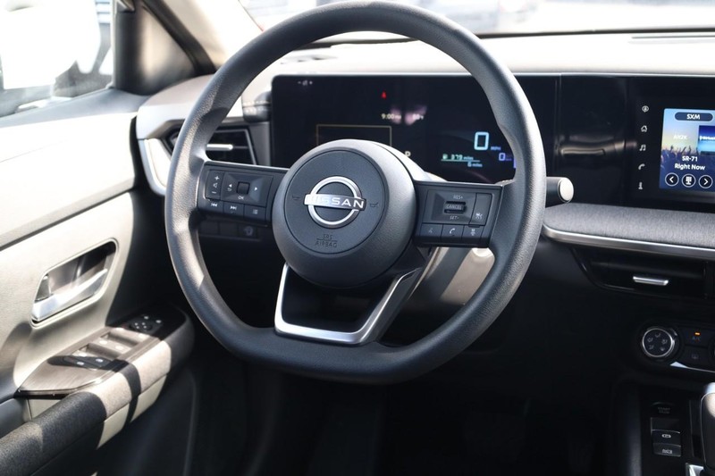 Nissan Kicks Vehicle Image 23