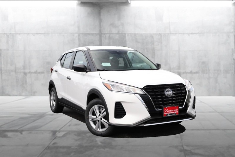 Nissan Kicks Play Vehicle Image 02