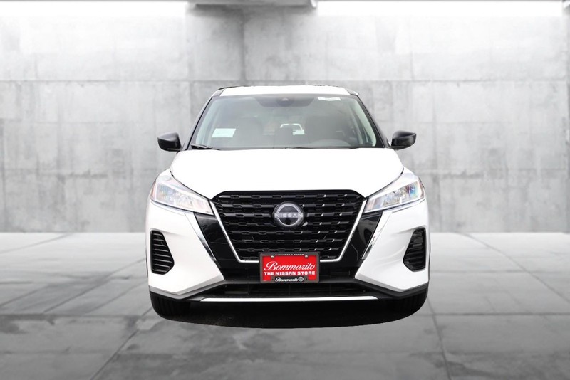 Nissan Kicks Play Vehicle Image 04