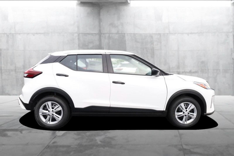 Nissan Kicks Play Vehicle Image 05