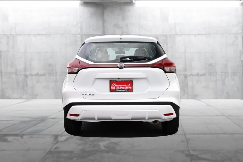 Nissan Kicks Play Vehicle Image 06