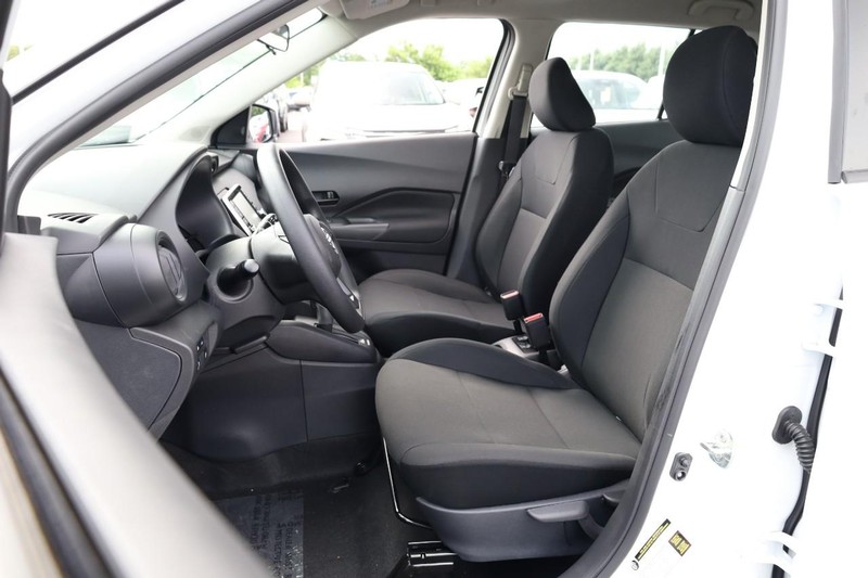 Nissan Kicks Play Vehicle Image 10