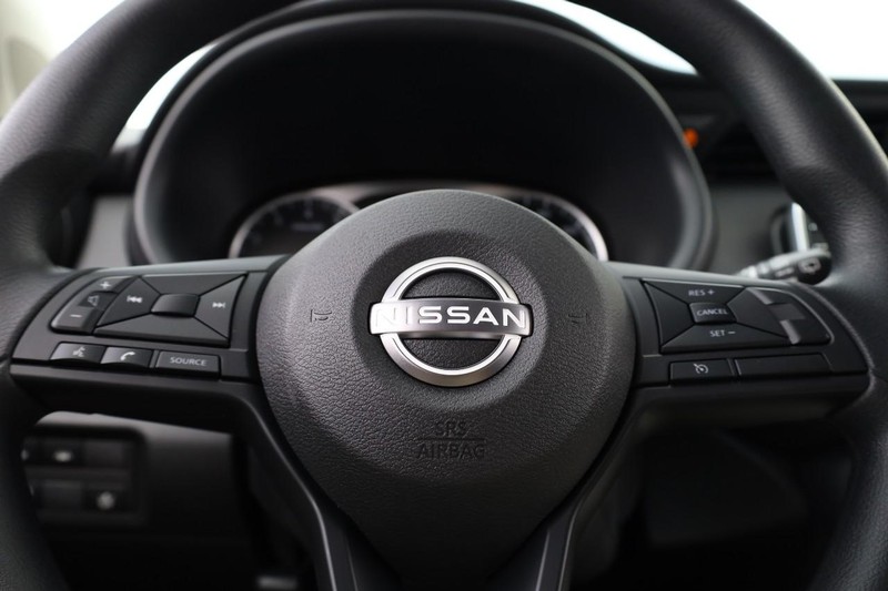 Nissan Kicks Play Vehicle Image 11