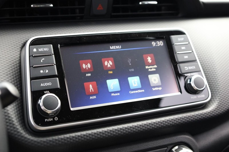 Nissan Kicks Play Vehicle Image 13
