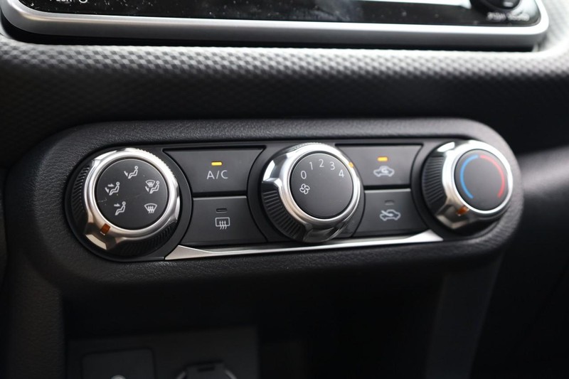 Nissan Kicks Play Vehicle Image 15