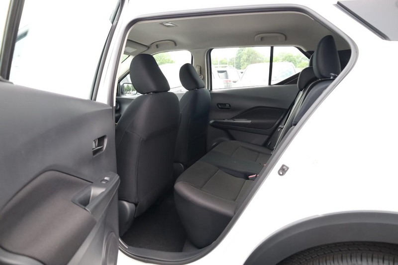 Nissan Kicks Play Vehicle Image 21