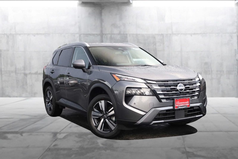 Nissan Rogue Vehicle Image 02