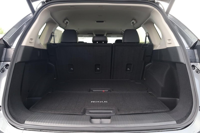 Nissan Rogue Vehicle Image 07