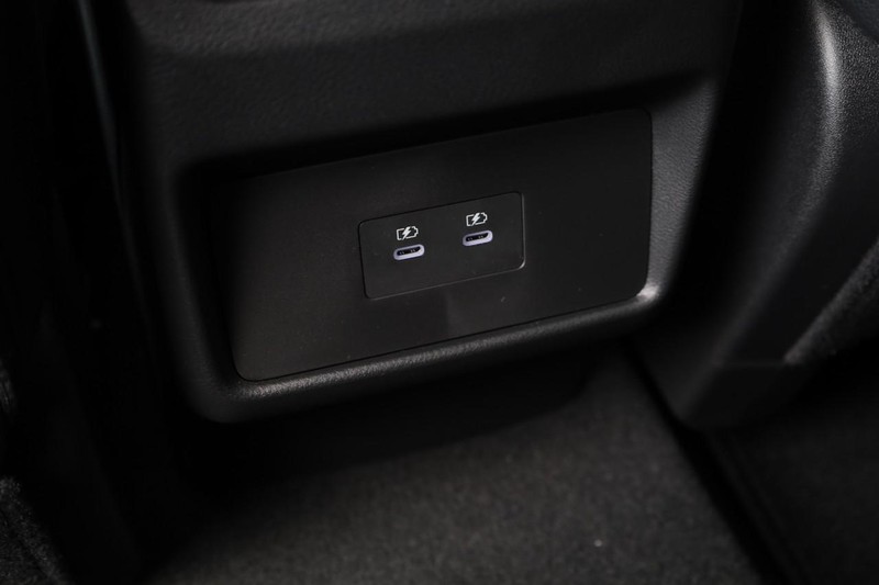 Nissan Rogue Vehicle Image 25