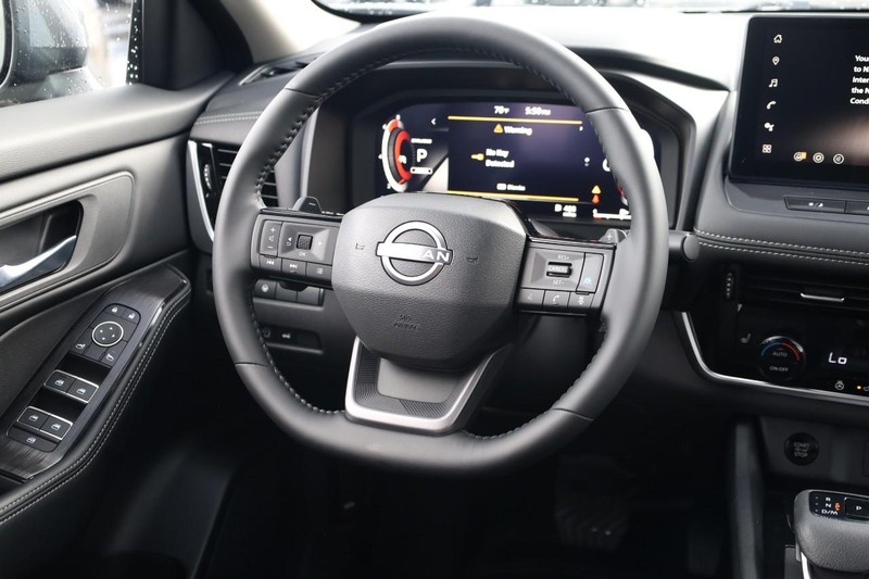 Nissan Rogue Vehicle Image 26