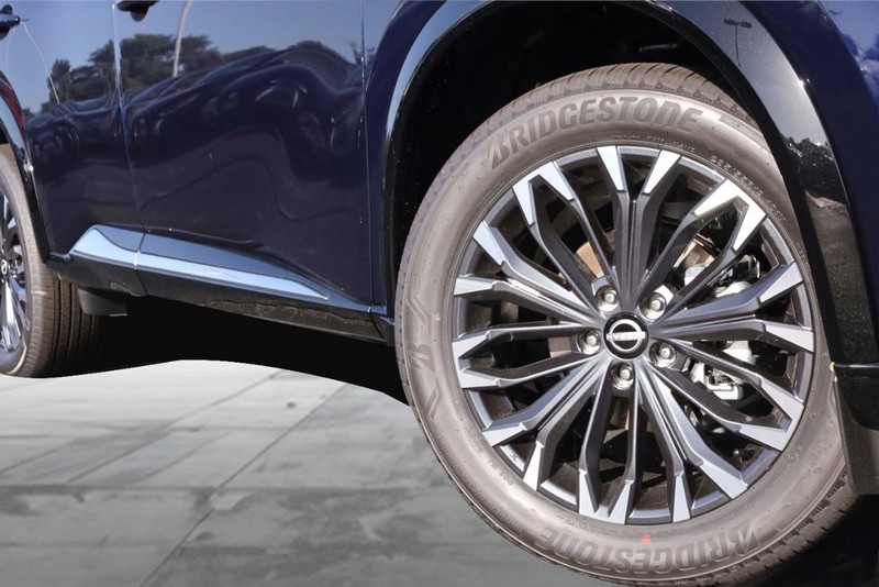Nissan Rogue Vehicle Image 03