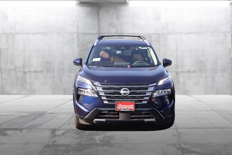 Nissan Rogue Vehicle Image 04