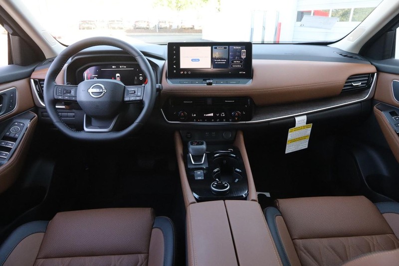 Nissan Rogue Vehicle Image 22