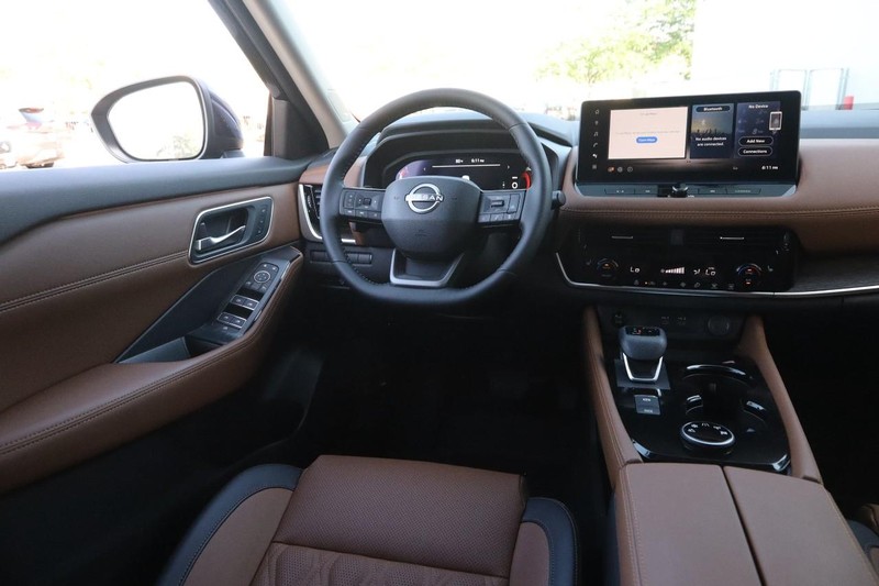 Nissan Rogue Vehicle Image 23