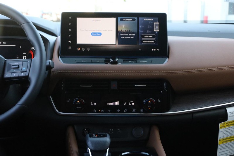 Nissan Rogue Vehicle Image 25