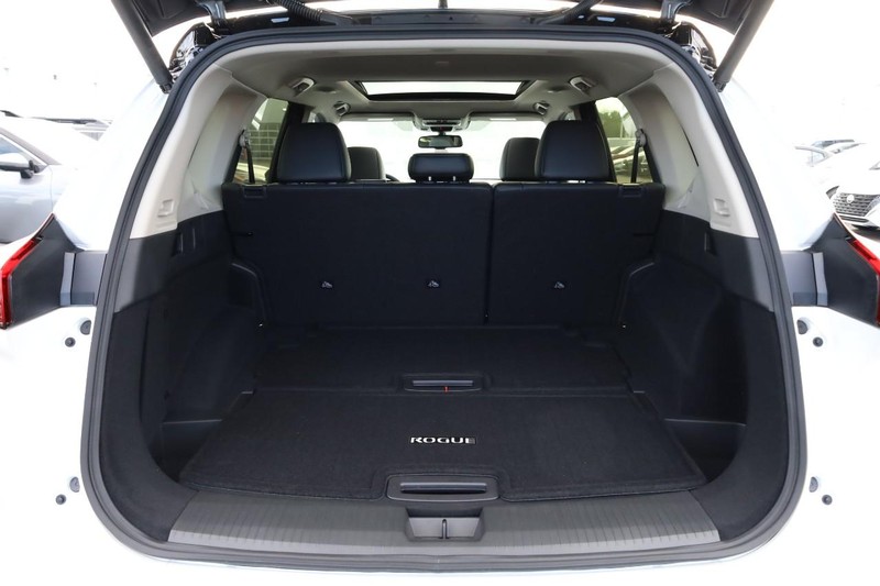 Nissan Rogue Vehicle Image 07